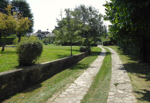 Villa Rosa Apartment: Autumn, Spring, Summer