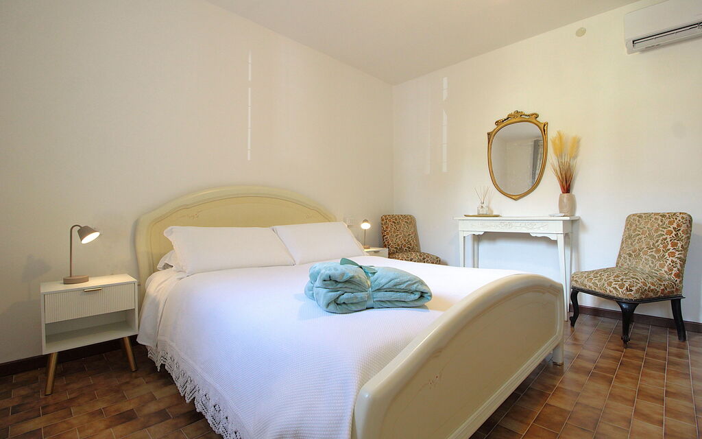 Villa Rosa Apartment: Autunno, Camera da letto, Estate, Primavera