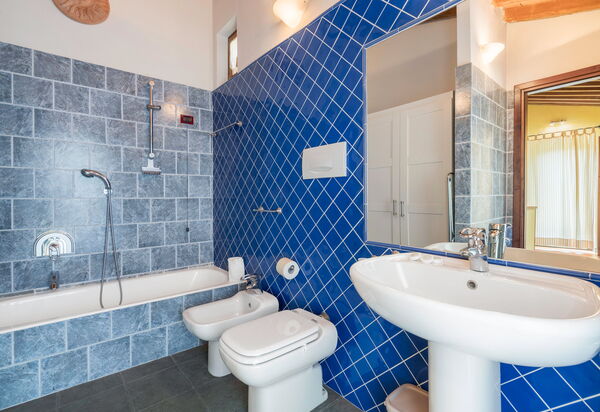 Villa Torre With Pool And Ac: Autumn, Bathroom, Spring, Summer