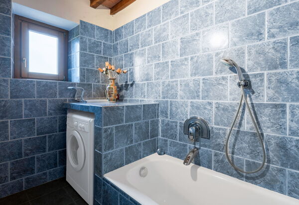 Villa Torre With Pool And Ac: Autumn, Bathroom, Spring, Summer