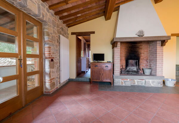 Villa Torre With Pool And Ac: Autumn, Living Room, Spring, Summer