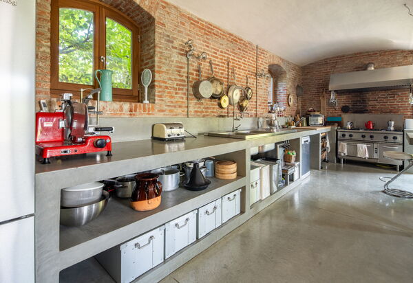 Villa Poggio Zucchino, Pool, Wellness, Piacenza: Autumn, Dining Room, Kitchen, Spring, Summer