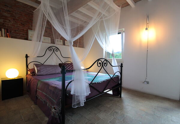 Villa Poggio Zucchino, Pool, Wellness, Piacenza: Autumn, Bedroom, Spring, Summer