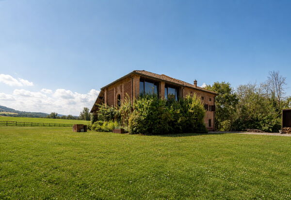 Villa Poggio Zucchino, Pool, Wellness, Piacenza: Autumn, Garden, Spring, Summer