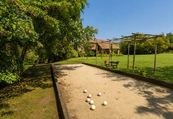 Villa Poggio Zucchino, Pool, Wellness, Piacenza: Autumn, Garden, Spring, Summer