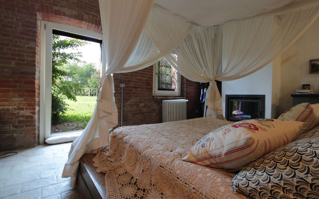 Villa Poggio Zucchino, Pool, Wellness, Piacenza: Autumn, Bedroom, Spring, Summer