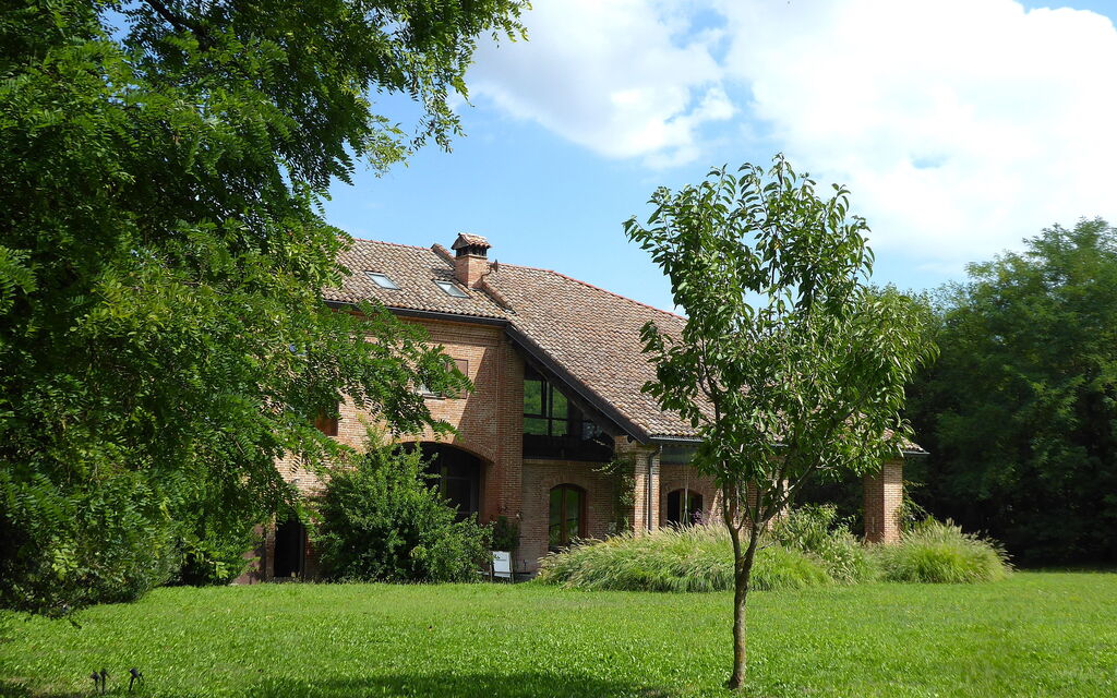 Villa Poggio Zucchino, Pool, Wellness, Piacenza: Autumn, Garden, Spring, Summer