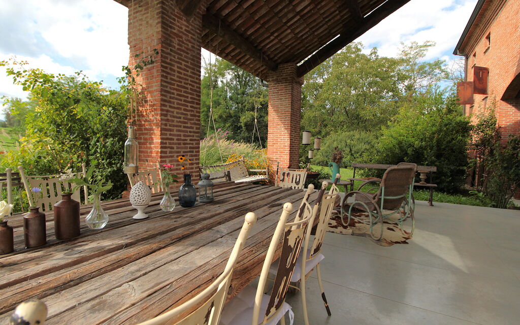 Villa Poggio Zucchino, Pool, Wellness, Piacenza: Autumn, Garden, Spring, Summer