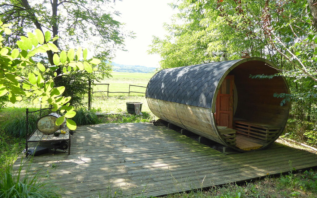 Villa Poggio Zucchino, Pool, Wellness, Piacenza: Autumn, Garden, Spring, Summer