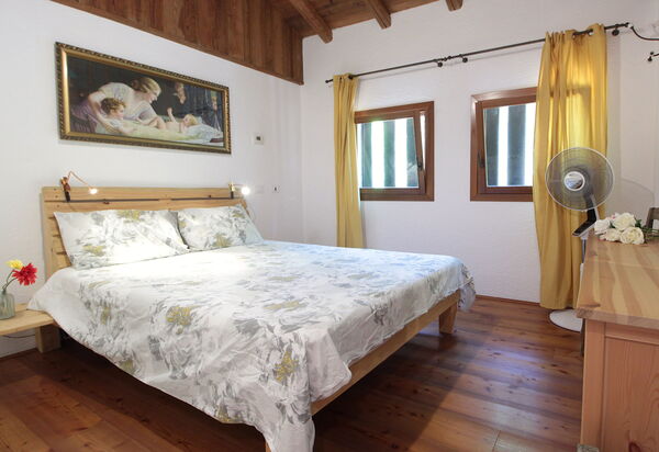 Chalet Fagarè, Pool, Sauna, Prosecco Hills: Autumn, Bedroom, Spring, Summer