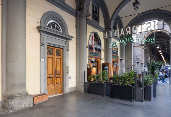 Cuore Di Firenze Apartment: Autumn, Main Entrance, Spring, Summer