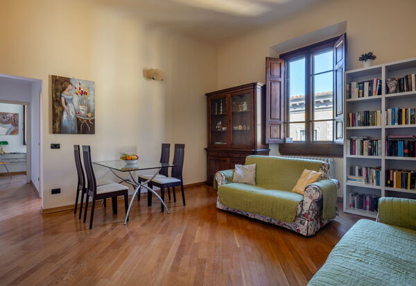 Cuore Di Firenze Apartment: Autumn, Dining Room, Living Room, Spring, Summer