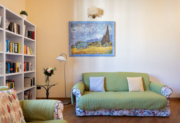 Cuore Di Firenze Apartment: Autumn, Dining Room, Living Room, Spring, Summer