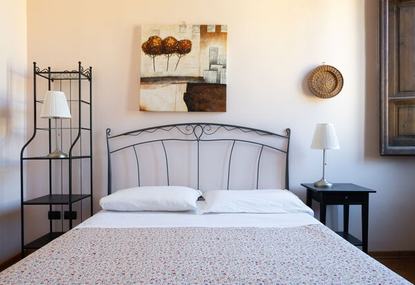 Cuore Di Firenze Apartment: Autumn, Bedroom, Spring, Summer