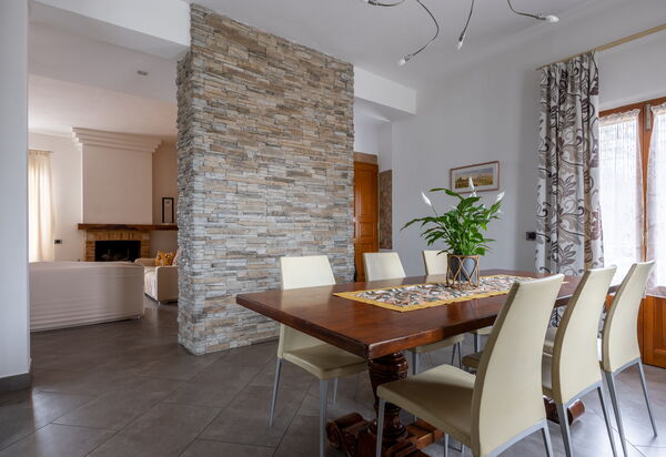 Casa Lory, Monteriggioni, Siena: Autumn, Dining Room, Spring, Summer