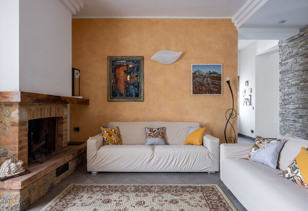 Casa Lory, Monteriggioni, Siena: Autumn, Living Room, Spring, Summer