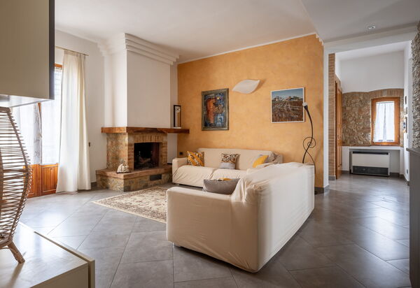 Casa Lory, Monteriggioni, Siena: Autumn, Living Room, Spring, Summer