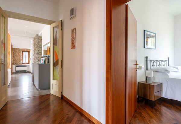 Casa Lory, Monteriggioni, Siena: Autumn, Room Detail, Spring, Summer