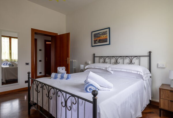 Casa Lory, Monteriggioni, Siena: Autumn, Bedroom, Spring, Summer