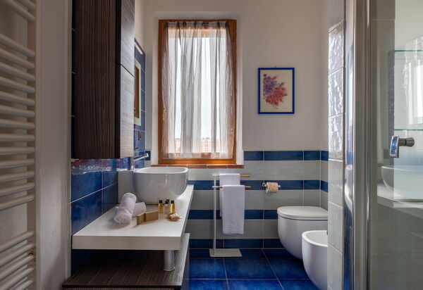 Casa Lory, Monteriggioni, Siena: Autumn, Bathroom, Spring, Summer