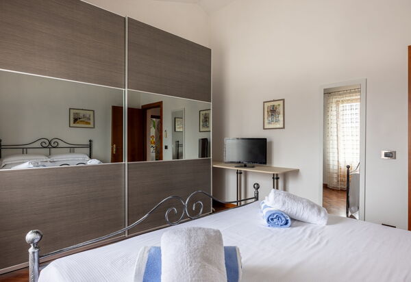 Casa Lory, Monteriggioni, Siena: Autumn, Bedroom, Spring, Summer