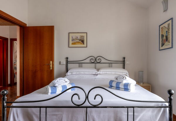 Casa Lory, Monteriggioni, Siena: Autumn, Bedroom, Spring, Summer