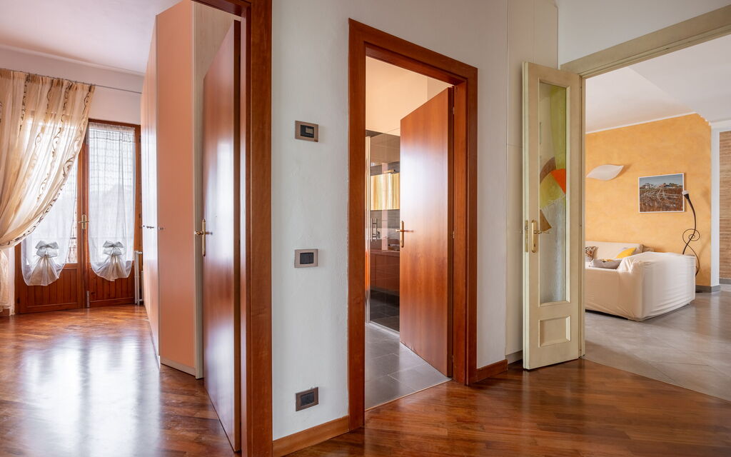 Casa Lory, Monteriggioni, Siena: Autunno, Dettagli della stanza, Estate, Primavera