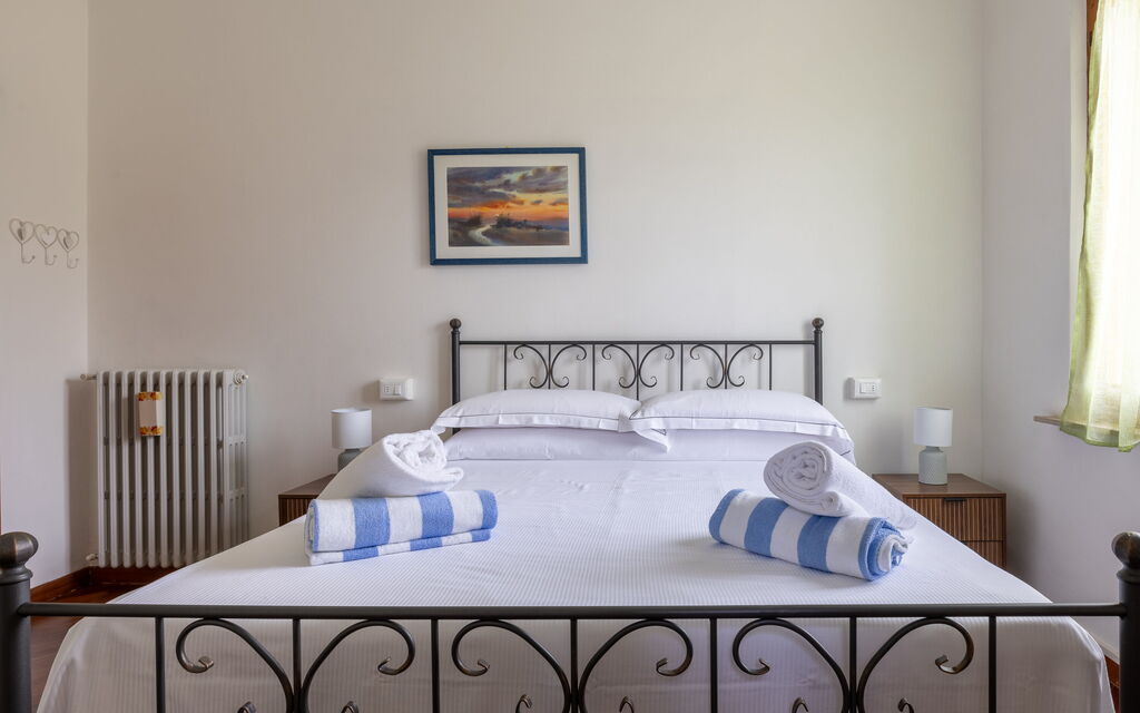 Casa Lory, Monteriggioni, Siena: Autunno, Camera da letto, Estate, Primavera