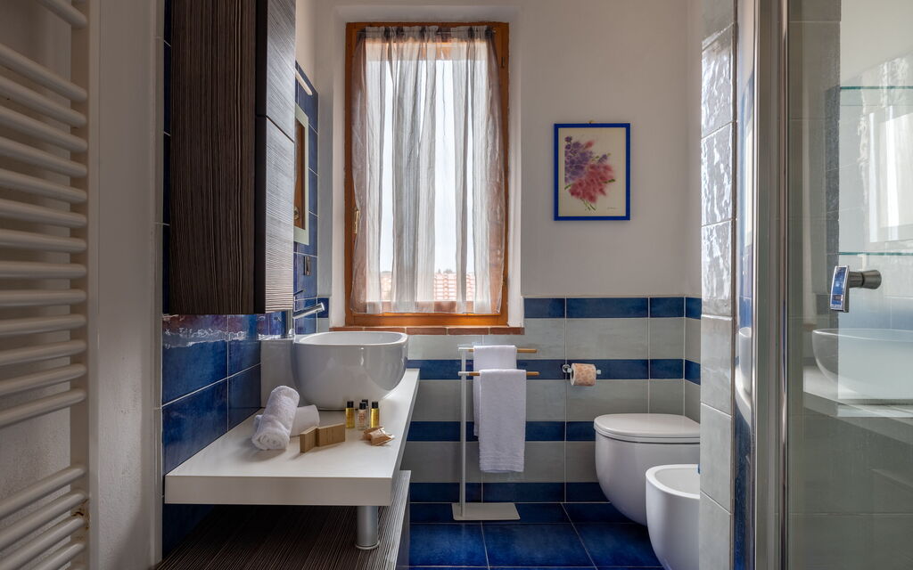 Casa Lory, Monteriggioni, Siena: Autunno, Bagno, Estate, Primavera