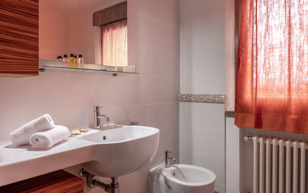 Casa Lory, Monteriggioni, Siena: Autunno, Bagno, Estate, Primavera