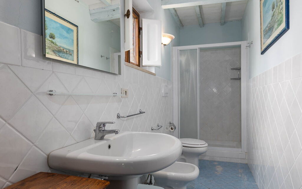 Mulino di Carpineto with Pool Gaiole in Chianti: Autumn, Bathroom, Spring, Summer