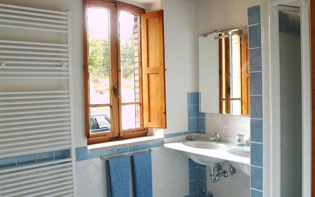 Fattoria Gaiole in Chianti: Autumn, Bathroom, Spring, Summer