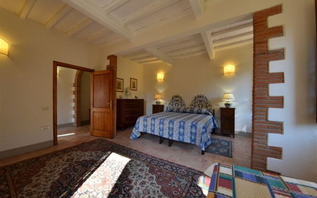 Fattoria Gaiole in Chianti: Autumn, Bedroom, Spring, Summer