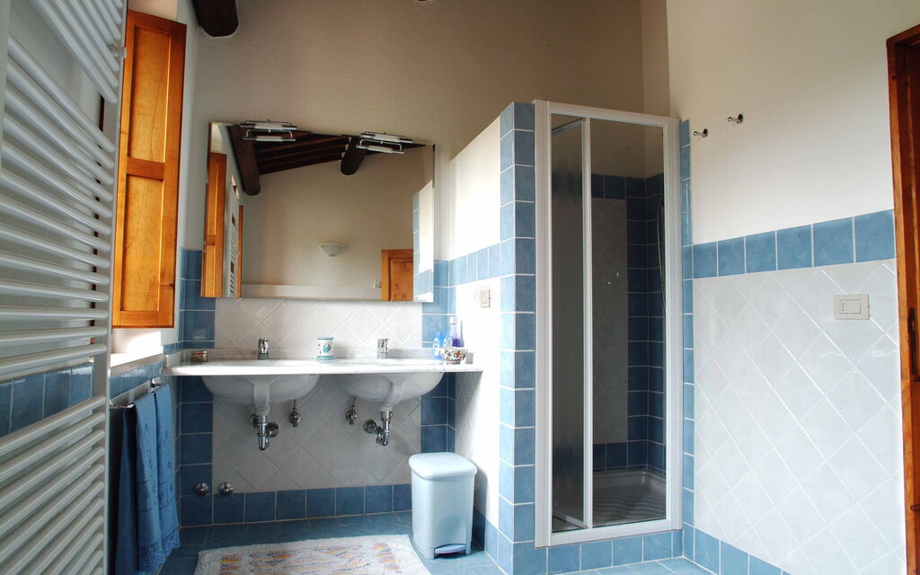 Fattoria Gaiole in Chianti: Autumn, Bathroom, Spring, Summer