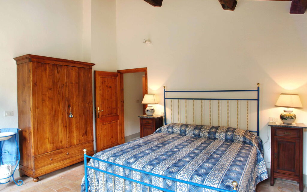 Fattoria Gaiole in Chianti: Autumn, Bedroom, Spring, Summer