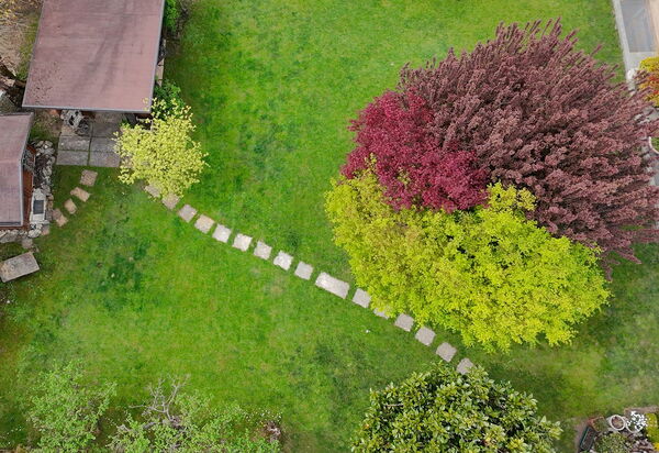 House Martina: Autumn, Garden, Spring, Summer