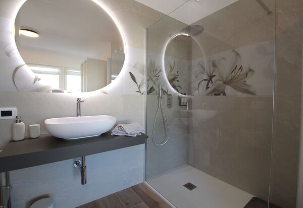 House Martina: Autumn, Bathroom, Spring, Summer