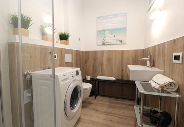 House Martina: Autumn, Bathroom, Spring, Summer