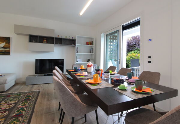 House Martina: Autumn, Dining Room, Spring, Summer