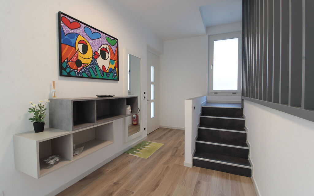 House Martina: Autunno, Dettagli della stanza, Estate, Primavera