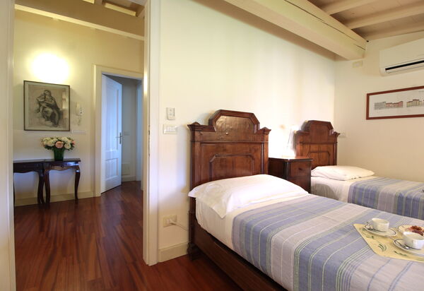 Calicantus, Verona, Pool, Wifi: Autumn, Bedroom, Spring, Summer