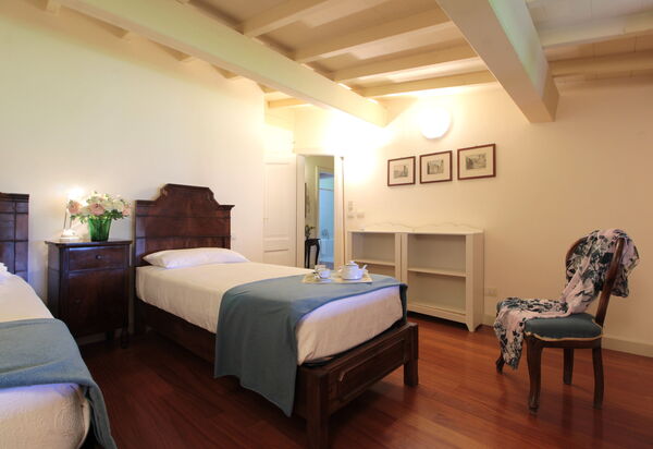 Calicantus, Verona, Pool, Wifi: Autumn, Bedroom, Spring, Summer