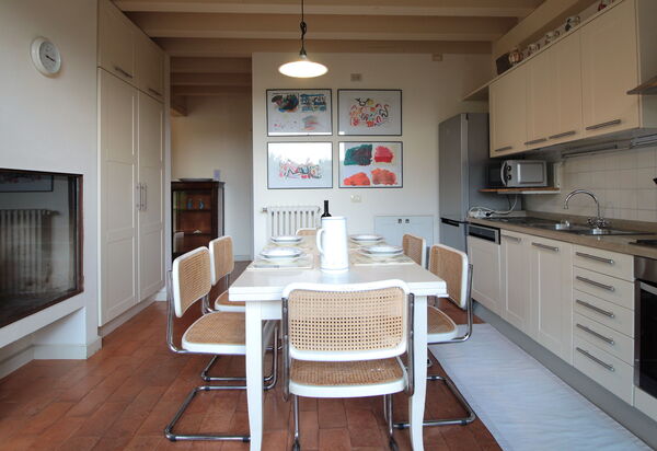 Calicantus, Verona, Pool, Wifi: Autumn, Kitchen, Spring, Summer