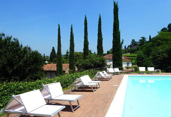Calicantus, Verona, Pool, Wifi: Autumn, Pool, Spring, Summer