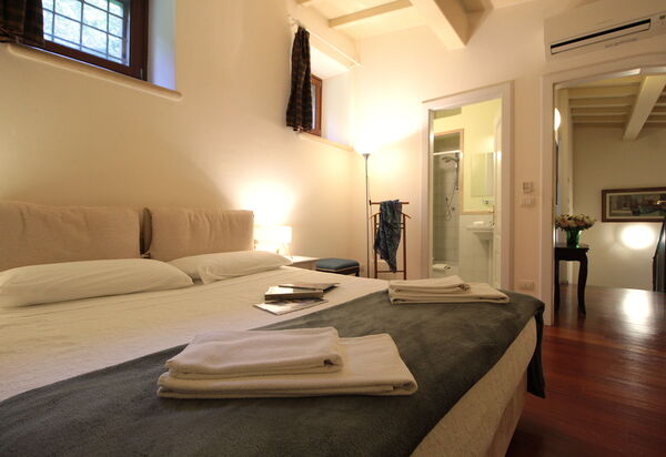 Calicantus, Verona, Pool, Wifi: Autumn, Bedroom, Spring, Summer