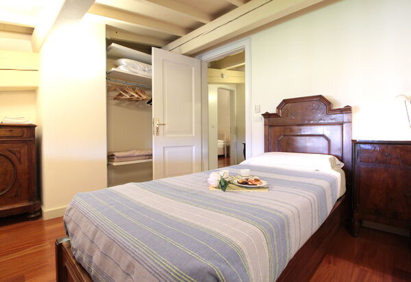 Calicantus, Verona, Pool, Wifi: Autumn, Bedroom, Spring, Summer