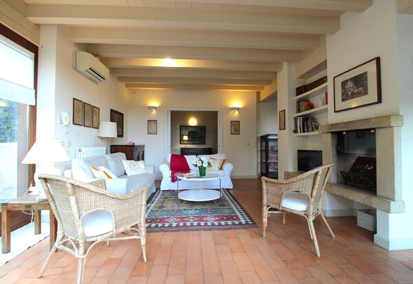 Calicantus, Verona, Pool, Wifi: Autumn, Living Room, Spring, Summer