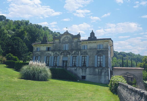 Calicantus, Verona, Pool, Wifi: Autumn, Garden, Spring, Summer
