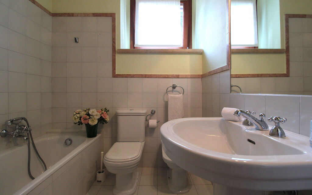 Calicantus, Verona, Pool, Wifi: Autunno, Bagno, Estate, Primavera