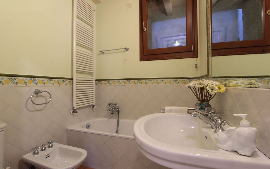 Calicantus, Verona, Pool, Wifi: Autunno, Bagno, Estate, Primavera